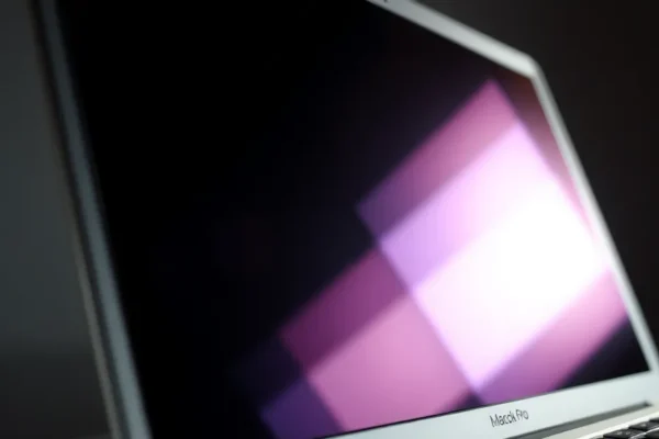 MacBook Pro’s 2000-Nit OLED: A Game Changer